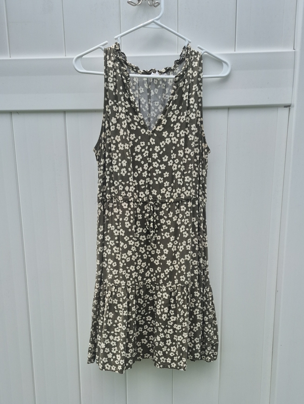 GAP Sleeveless Floral Tie-Waist Sundress in Olive and Cream